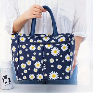 Lunch bag- insulated, NIB, navy with daisy print, open interior, keep foods cold